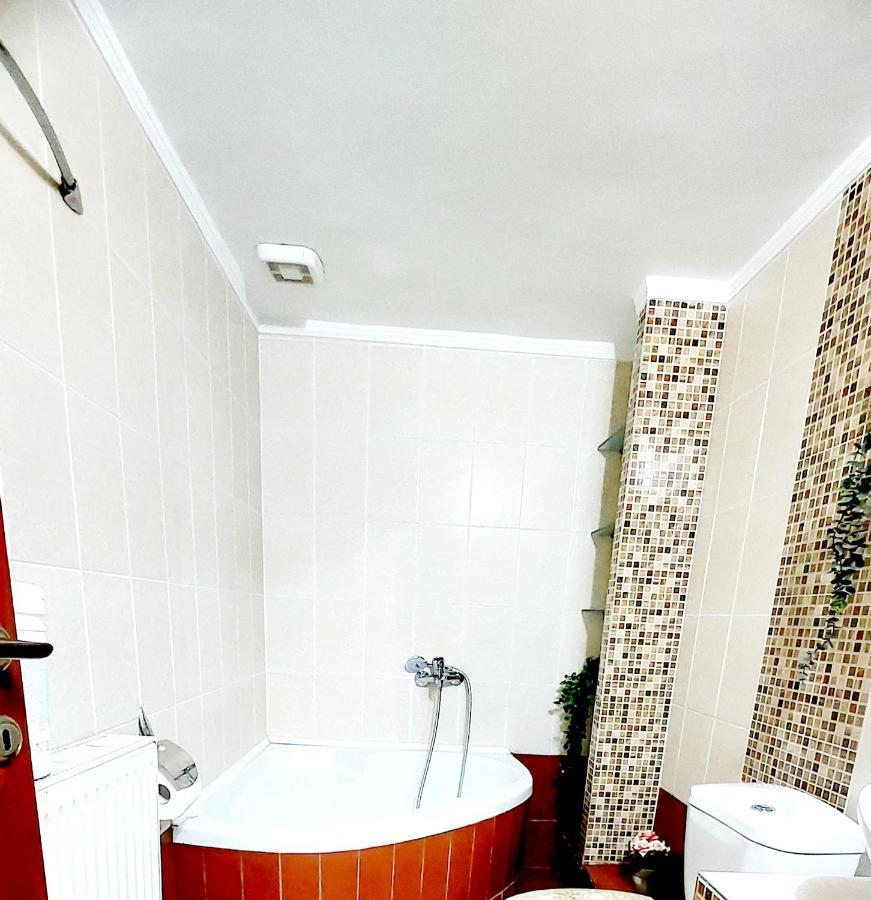 סלוניקי "Home Sweet Home" 3 Bedrooms Big House 110M Free Indoor Parking! מראה חיצוני תמונה